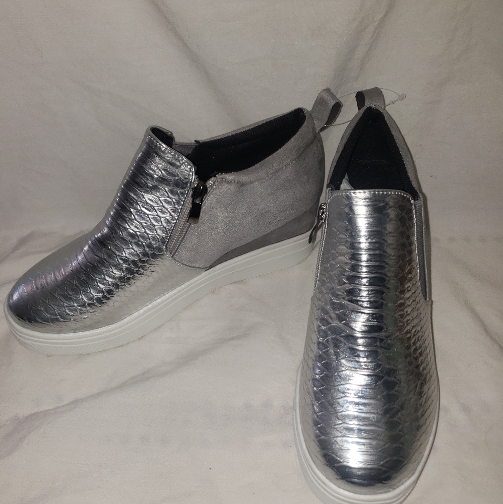 Silver heel shoes